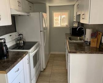 1 Bdrm Apartment - Great Location! - Laramie - Kitchen