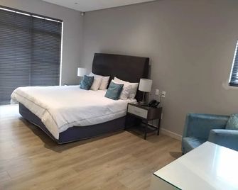 Daisy Place - Sandton - Bedroom
