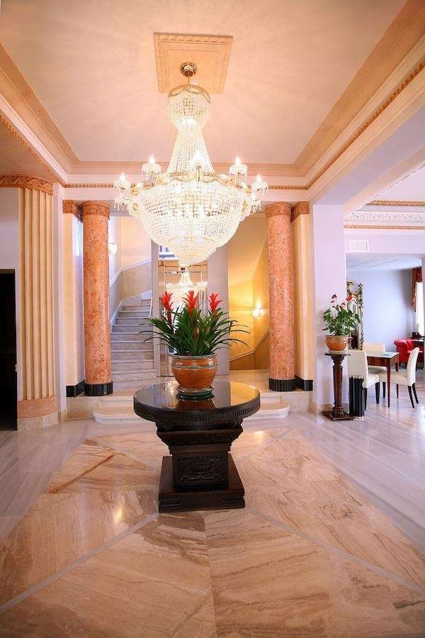 Vigo Hotel - Ploieşti - Salónek