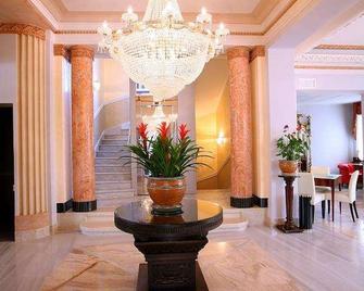 Vigo Hotel - Ploieşti - Hall d’entrée