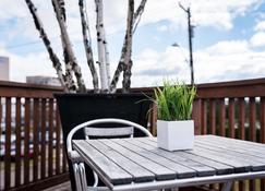 Château Queen by Bower Boutique Hotels - Moncton - Balcony