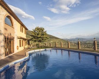 Country House Le Vedute - Trevi - Pool