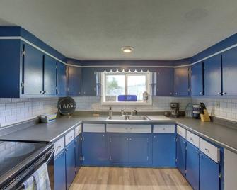 Albany Family Lake Getaway Near State Parks! - Albany - Cocina