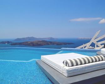 Suites of the Gods Cave Spa Hotel - Megalochori - Bazén