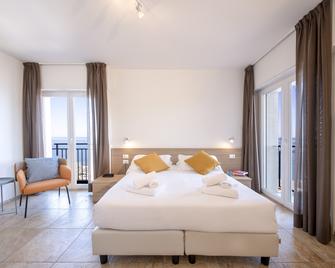Hotel Jolly Roger - Pietra Ligure - Camera da letto