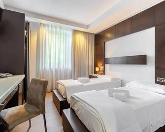 أستون هوتل - تورين - غرفة نوم