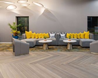 La Quinta Inn & Suites by Wyndham Memphis I-240 - Memphis - Lounge