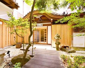 Jinpyokaku Honten - Yamanouchi - Building