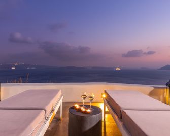 Nostos Apartments - Oia - Balcone