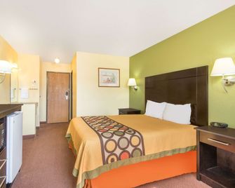 Super 8 by Wyndham Moriarty - Moriarty - Bedroom