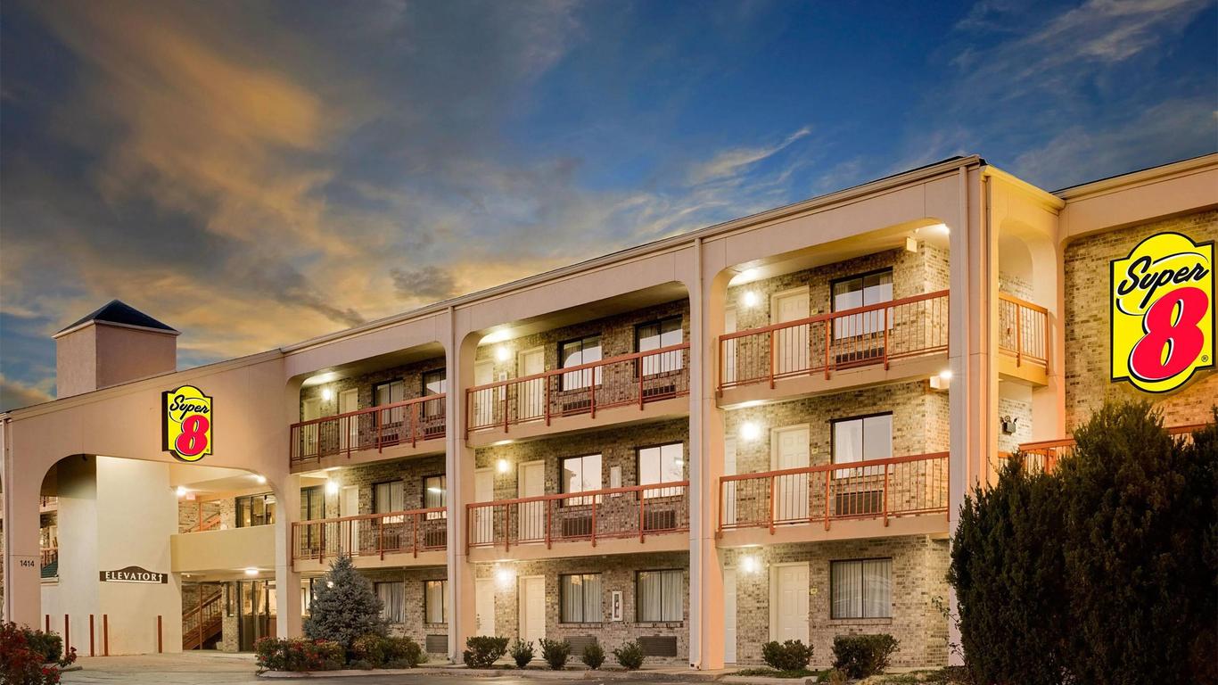 سوبر 8 باي ويندام هيرميتيدج ناشفيل