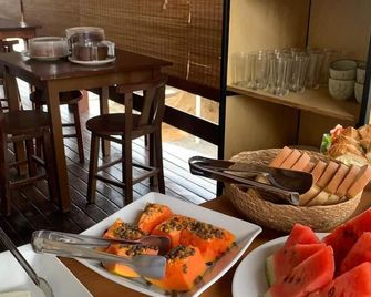 Pousada Rota do Parque - Penha - Buffet