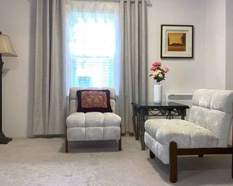 Balmoral House Bed & Breakfast - St. John’s - Wohnzimmer