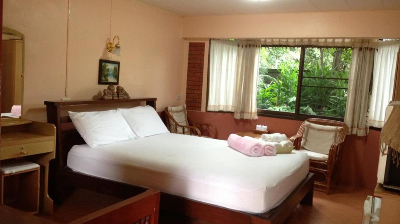 บ้านพักไม้หอม