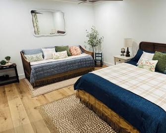 New listing! The Heron House! - Geneva - Bedroom
