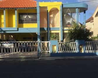 Nicole's Guest Home - Higüey - Edificio
