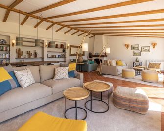 Quinta Marugo Retreats - Serpa - Wohnzimmer