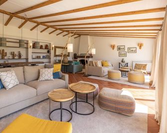 Quinta Marugo Retreats - Serpa - Wohnzimmer