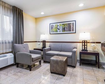 Quality Inn and Suites Lacey Olympia - Lacey - Salónek
