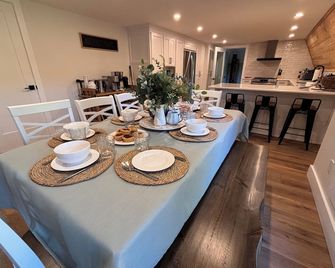 Lantern Cove A-Frame on Sunken Lake - Algonquin Highlands - Dining room
