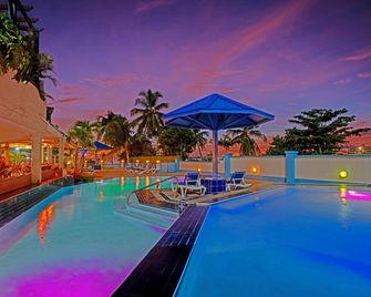 The Atrium Beach Resort and Spa Sint Maarten, an Ascend Collection Hotel - Simpson Bay - Bazén