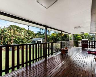 Studio near hospital, private bathroom and kitchen - Nambour - Balcony