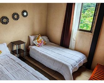 Hostel Coati Place Bed & Breakfast - Monteverde - Schlafzimmer