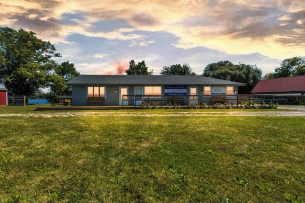Unit 1 Long lake-Lakefront-2 BR