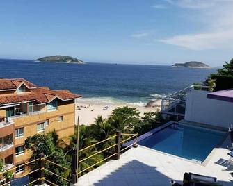 Camboinhas Bed and Breakfast - Niterói - Piscina