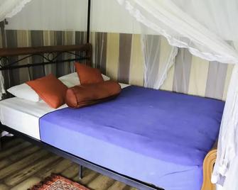 Yoho Okan Rock Wooden Cabana - Ella - Bedroom