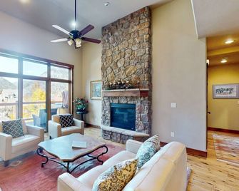 118 Ave 1 Frisco Condo by RedAwning - Frisco - Sala de estar