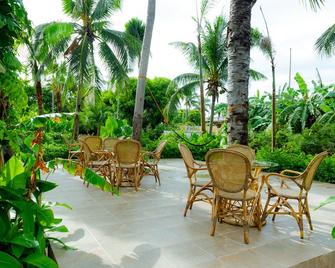 Villa Escarceo - Puerto Galera - Patio