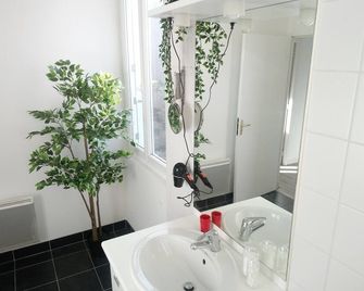 Appart Cosy Brest Les Capucins - Brest - Bad