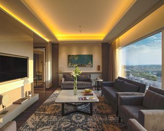 Courtyard by Marriott Bhopal - בהופאל - סלון