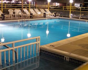 Golden Rail Motel - North Wildwood - Piscina