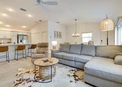 The Villages Home with Golf Cart and Community Pools! - The Villages - Living room