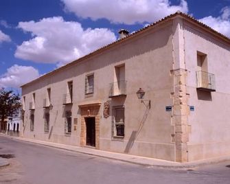 Casa De Los Acacio - San Clemente - Building