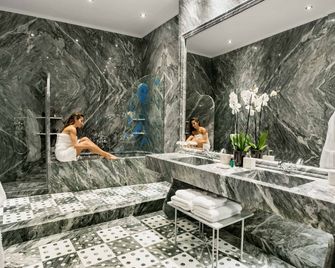 Agalia Luxury Suites - Koumpara