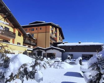 Vital & Sporthotel Brixen - Brixen im Thale - Building