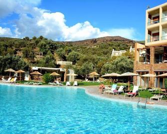 Evia Hotel & Suites - Marmari - Pool