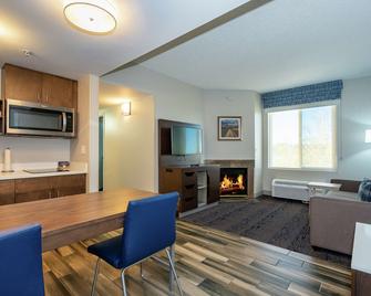 Hampton Inn & Suites Flagstaff - Flagstaff - Living room