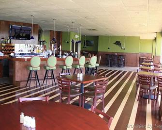 Port Labelle Inn & Conference Center - LaBelle - Restaurant