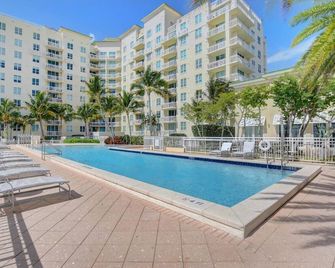 One Bedroom In Lux Condo,casa Costa! Wbeachpass! - Boynton Beach - Piscina