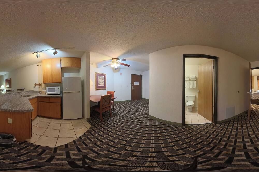 Blue Way Inn & Suites Eagan thumbnail 2