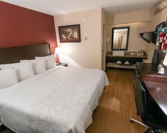 Red Roof Inn Plus+ West Springfield - West Springfield - Bedroom