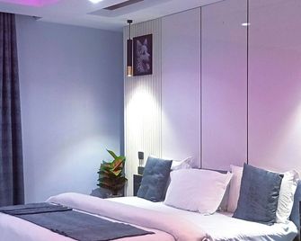 Uptown Life Hotel and Suites - Warri