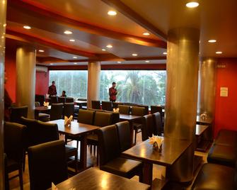 KF Hotel - Tezpur - Restaurant