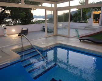 Apartment & Rooms Villa Katarina - Double Room with Shared Balcony 2 - Banići - Piscina