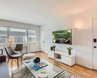 Walk To Beach - King Apt In #1 Area - Ab - San Clemente - Living room