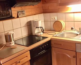 Ferienwohnung im Holzhaus, 5-10 Min. vom Schönen Wandlitzsee Entfernt - Wandlitz - Keuken